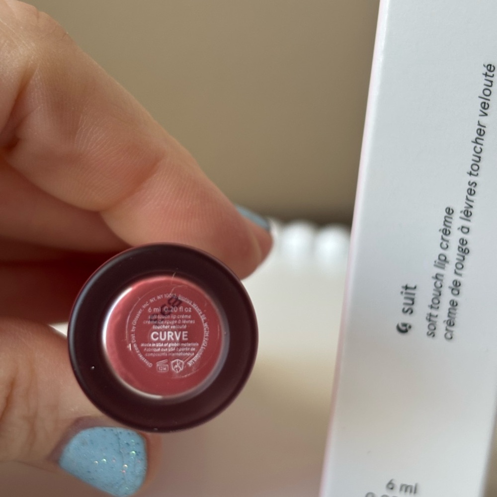 Glossier G Suit Soft Touch Lip Creme - Picture 2 of 2